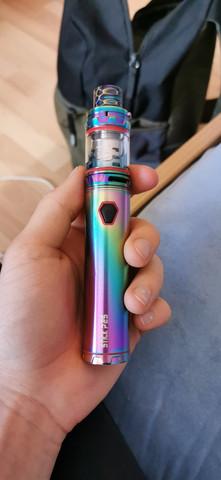 E Shisha Rauch Wird Heiss E Zigarette Dampfen Raucher E Shisha Rauch Wird Heiss E Zigarette Dampfen Raucher