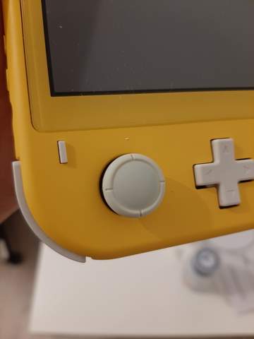 "Edding" vom Nintendo Switch Lite Stick entfernen?