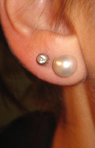 Ein 2 Ohrloch Stechen Lassen Piercing Ohrringe