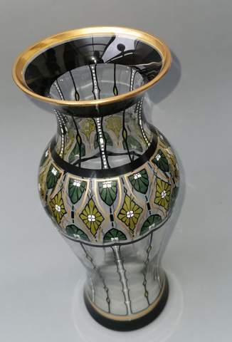 Entwurf der Vase von Josef Hoffmann (Glas)?