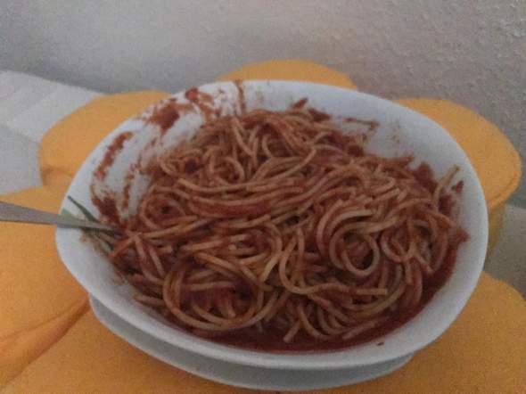 Esst ihr eure Spaghetti auch mit so viel Tomatensauce?