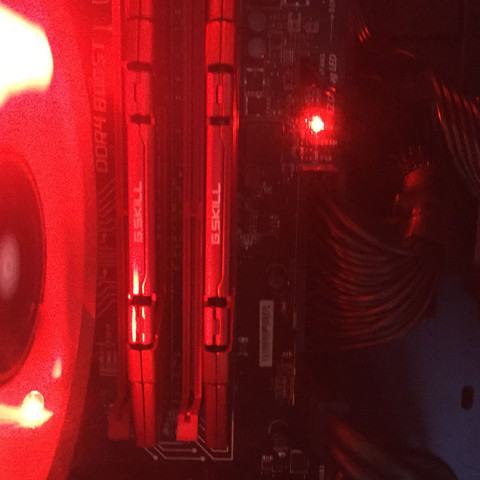 Neben dem kleinen Licht steht CPU - (PC, Fehler, Prozessor)