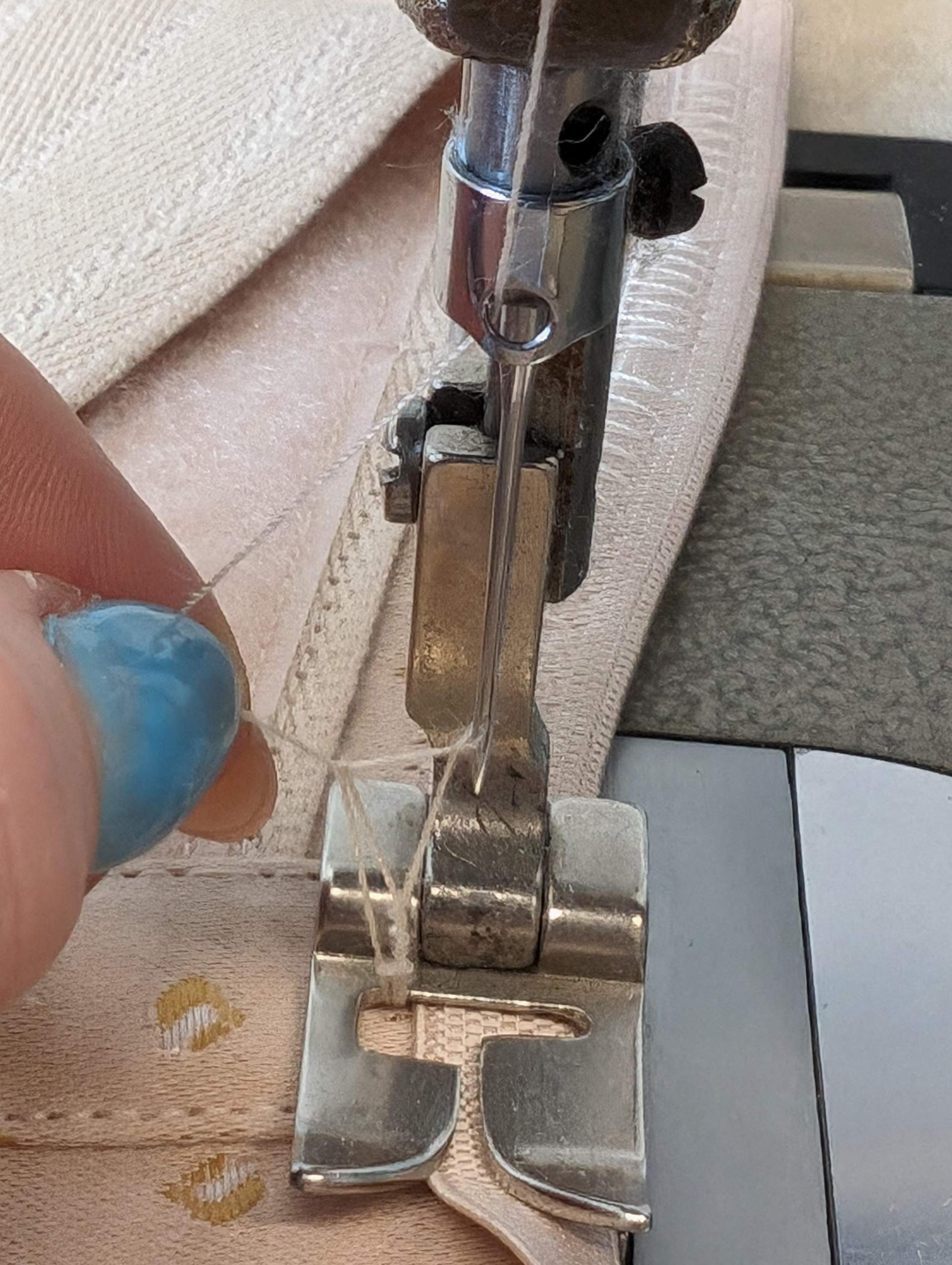 Faden zieht sich doppelt? (nähen, Nähmaschine)
