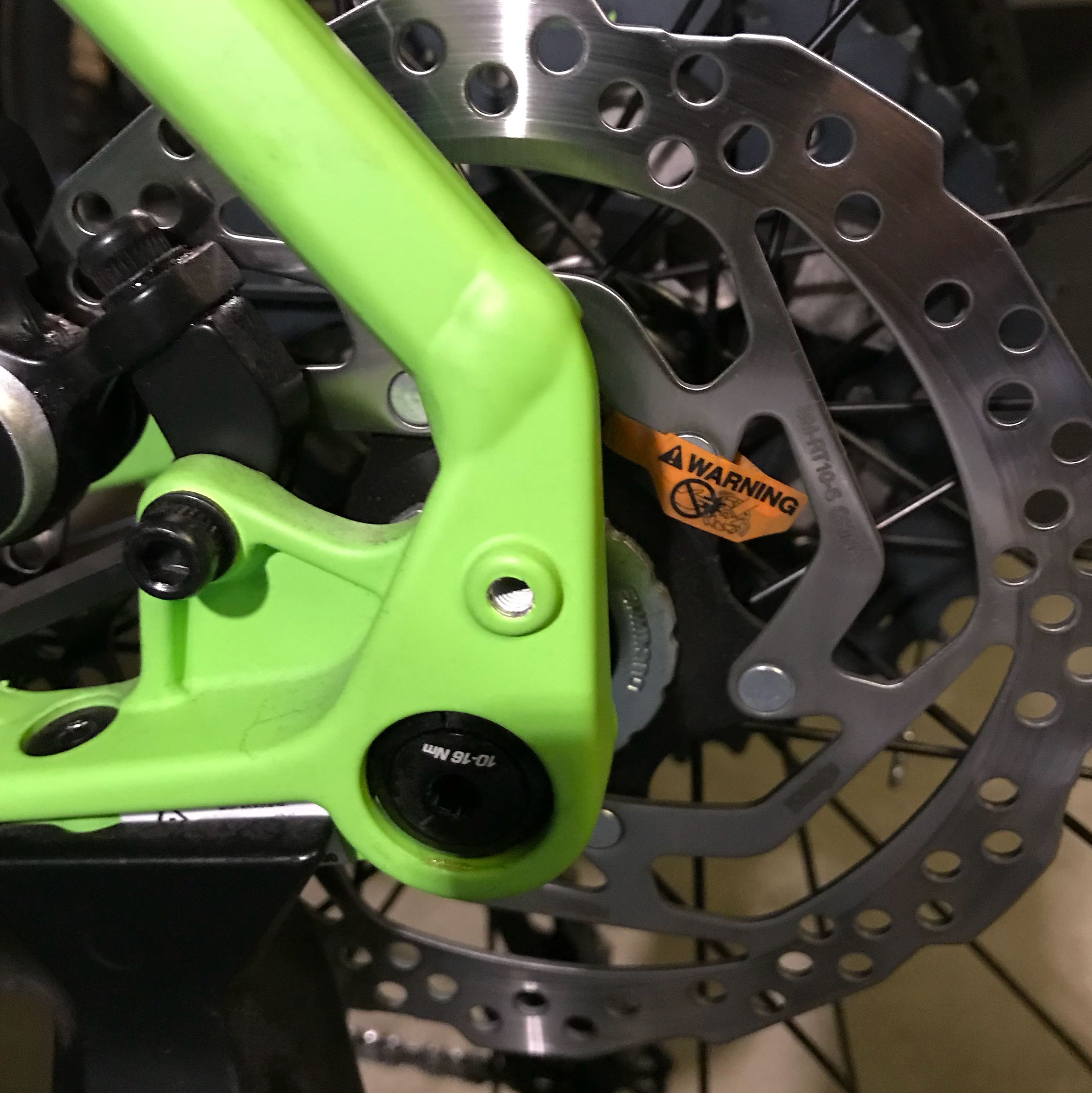 Fahrrad Bremsbeläge (Scheibe) wechseln, Hinterrad ausbauen? (Öl