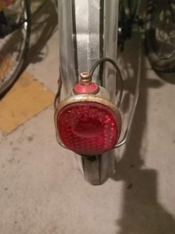 Fahrrad-Rücklicht reparieren?