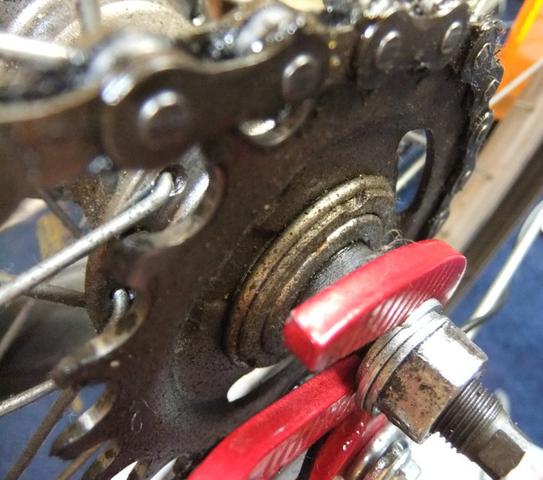 Bild 4 - (Fahrrad, Reparatur, Reifen)