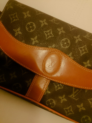 Hier seht ihr die Tasche von vorne  - (Fälschung, Louis Vuitton)