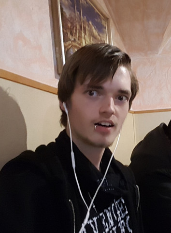 Fake Piercing An Der Lippe Normal Fur Den Alltag