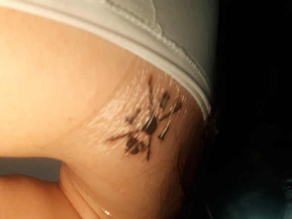 Farbe Und Flussigkeit Unter Der Folie Nach Dem Stechen Gesundheit Und Medizin Tattoo Farbe Und Flussigkeit Unter Der Folie Nach Dem Stechen Gesundheit Und Medizin Tattoo