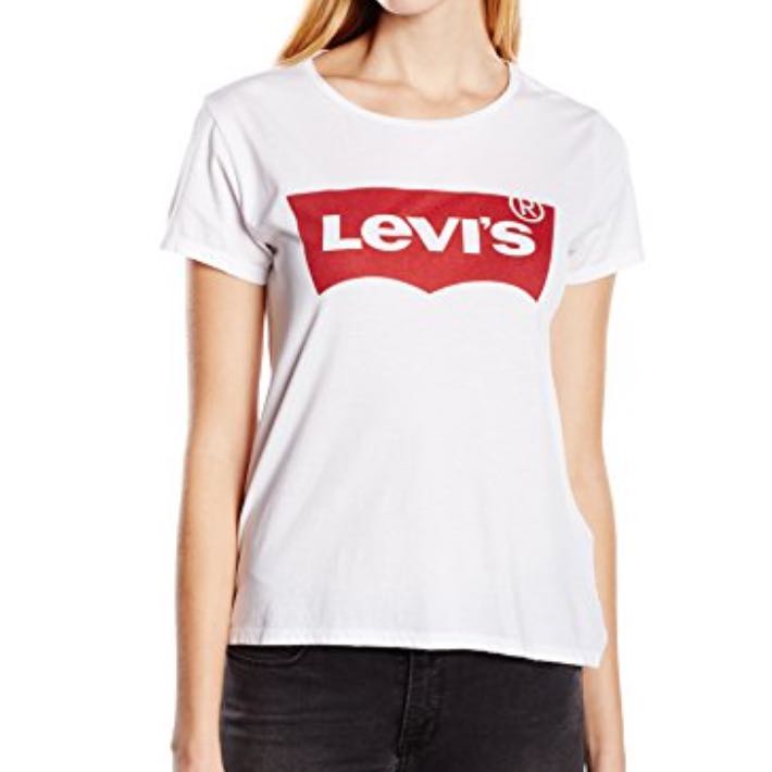 Fast komplett weißes Shirt mit roter Aufschrift in die weiße oder in