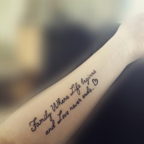 Fehler Im Tattoo Sehr Schlimm Familie Satz Buchstaben Tattoo Sprüche Englisch Familie