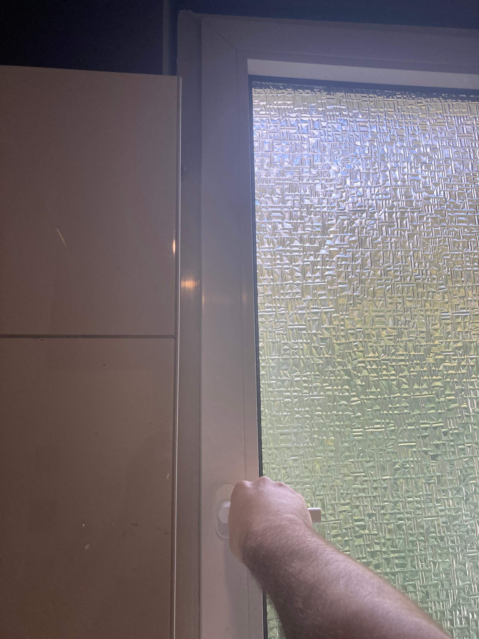Fenster lässt sich nicht öffnen? (Fensterscheibe)
