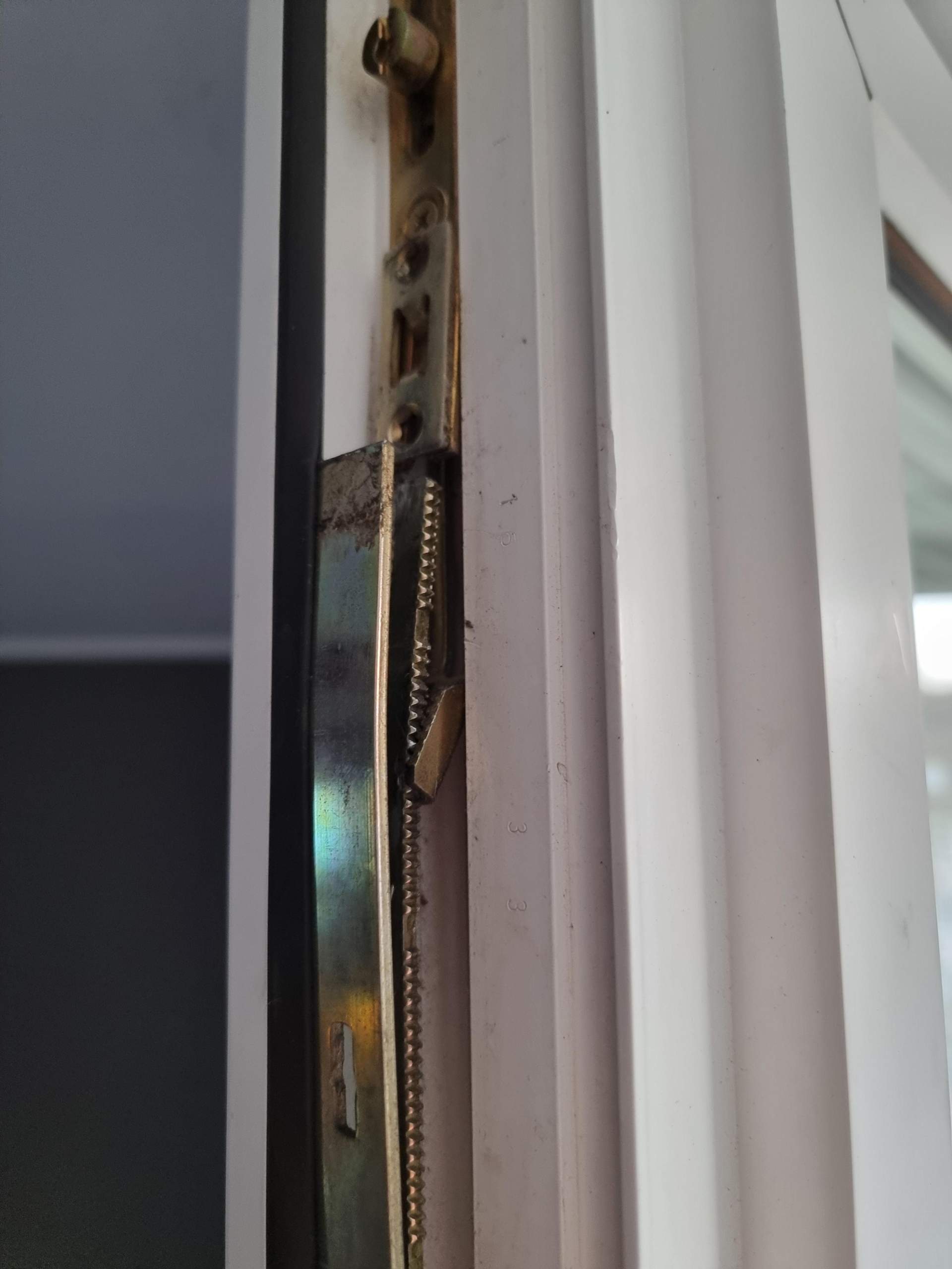 Fenster schließt nicht richtig, was tun? (Wohnung, Haushalt, Reparatur)