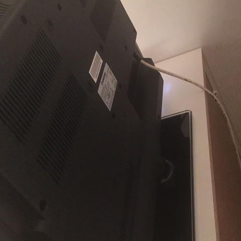 Nur das eine Kabel ist am Fernseher - (Fernseher, kaputt, Kanal)