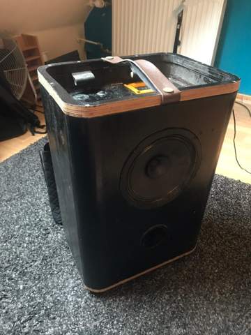 - (Technik, Musik, Technologie)