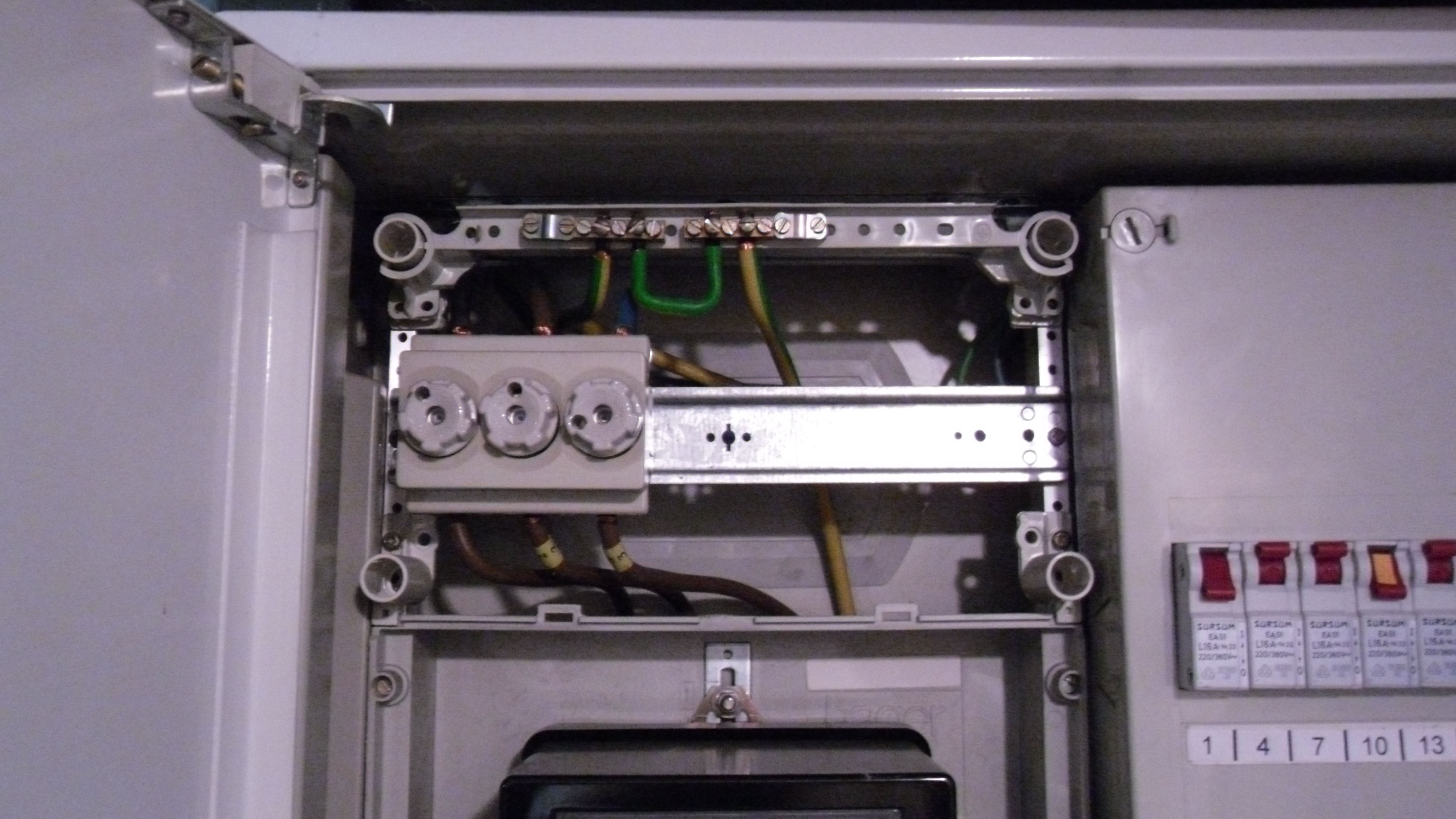 Fi-Schutzschalter nachrüsten (Elektrotechnik)