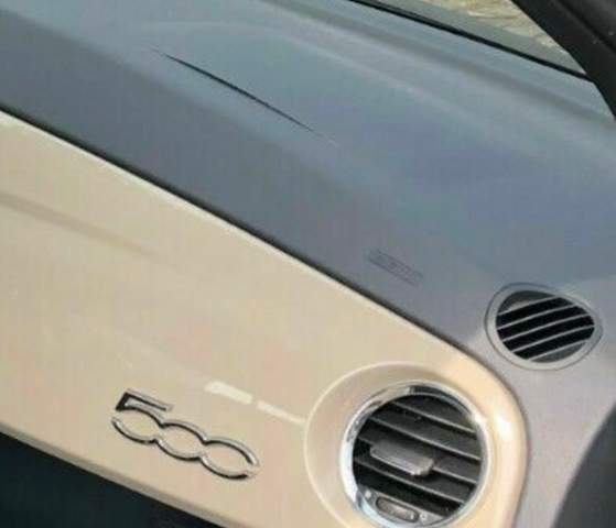 Fiat 500 Riss am Beifahrerairbag (Sollbruchstelle)?