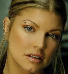 Findest Du Als Mann Dieses Piercing Attraktiv Frauen Manner Attraktivitat