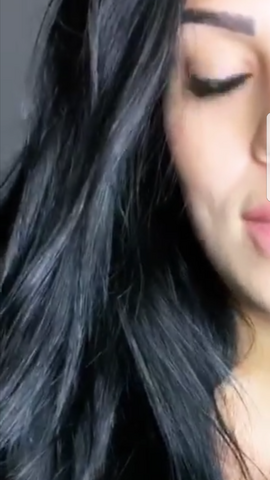 findet ihr schwarze haare schon oder