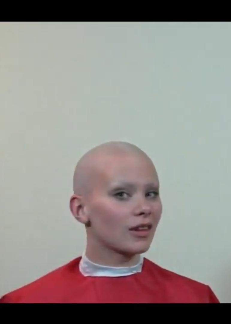 Findet ihr sie mit oder ohne Haare hübscher? (Frauen, Beauty, Aussehen)