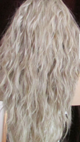 - (Liebe, Freundschaft, Haare)