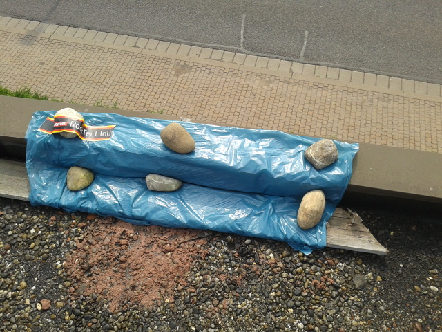 Flachdach undicht - notdürftige Reparatur (Handwerk, Dach, Dachdecker)