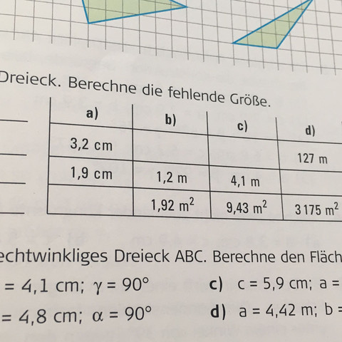 Flacheninhalt Hohe Seitenlange Im So Einer Tabelle Berechnen Dreiecke Mathe Dreieck