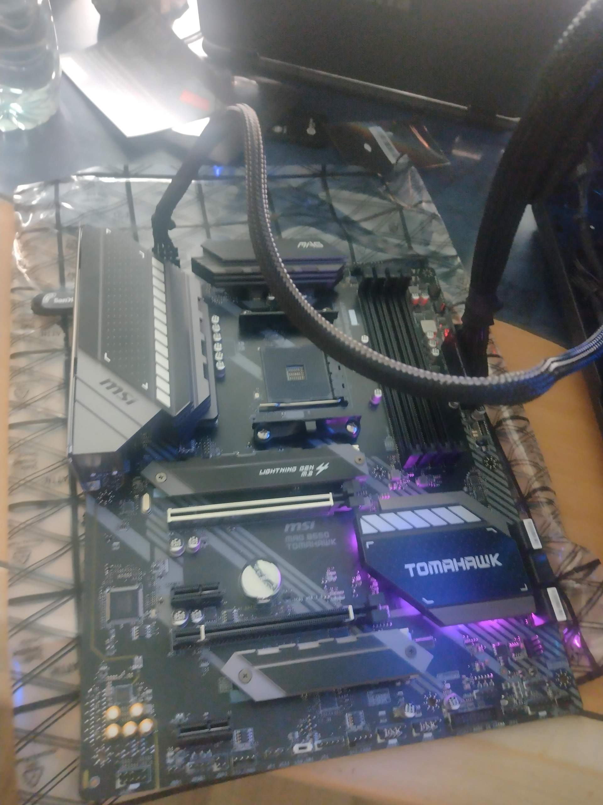 Msi Mainboard Cpu Led Leuchtet Rot Warum leuchtet die CPU-LED? (Gaming PC, Prozessor, Mainboard)