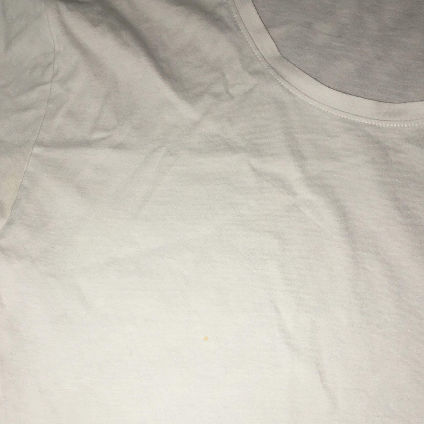 Vertikale Mittagessen Beispiel kirschflecken weißes t shirt Folgen