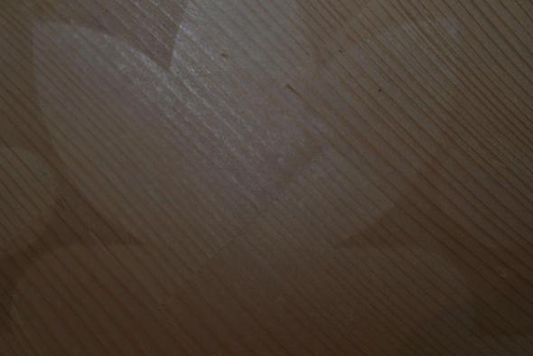 Flecken auf Holz (Geld, Kleber, Blackriver)