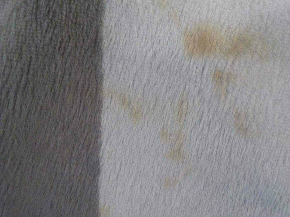 Wie wasche und creme ich richtig? Flecken (Rostflecken?) auf Wäsche (Waschmaschine)