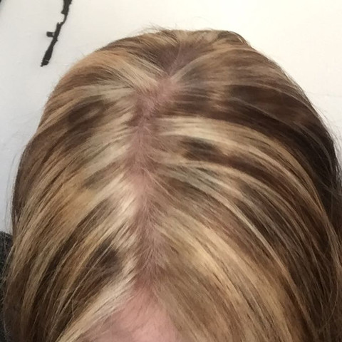Braune haare mit blonden strähnen aufhellen