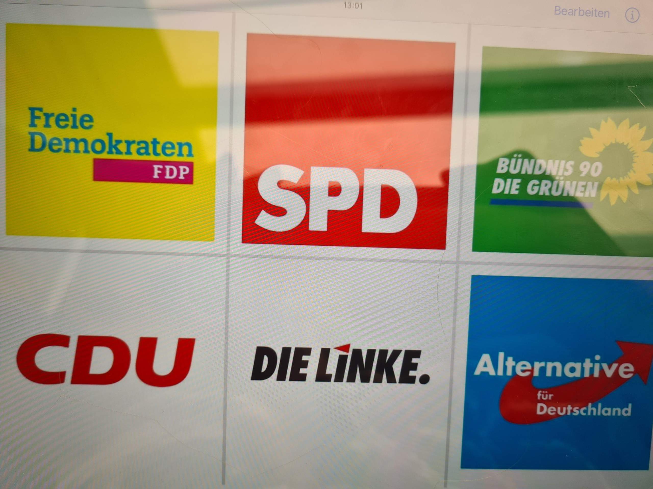 Flyer Parteien Farbe? (Partei, Flyer Erstellen)