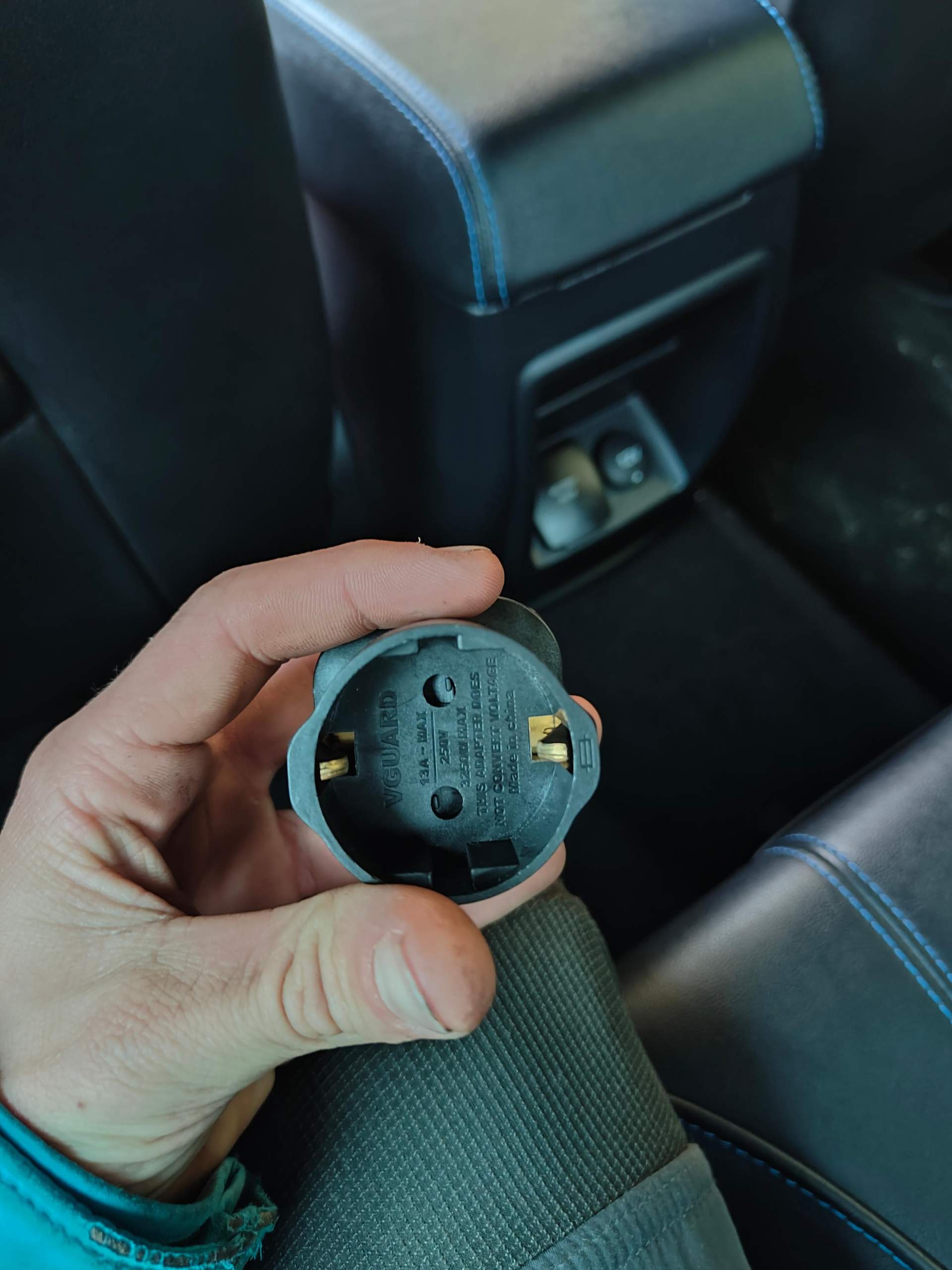 Ford Ranger 230V Steckdose einschalten? (Adapter)