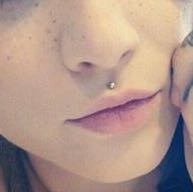 Medusa piercing - (Piercing, Lippe, medusa)