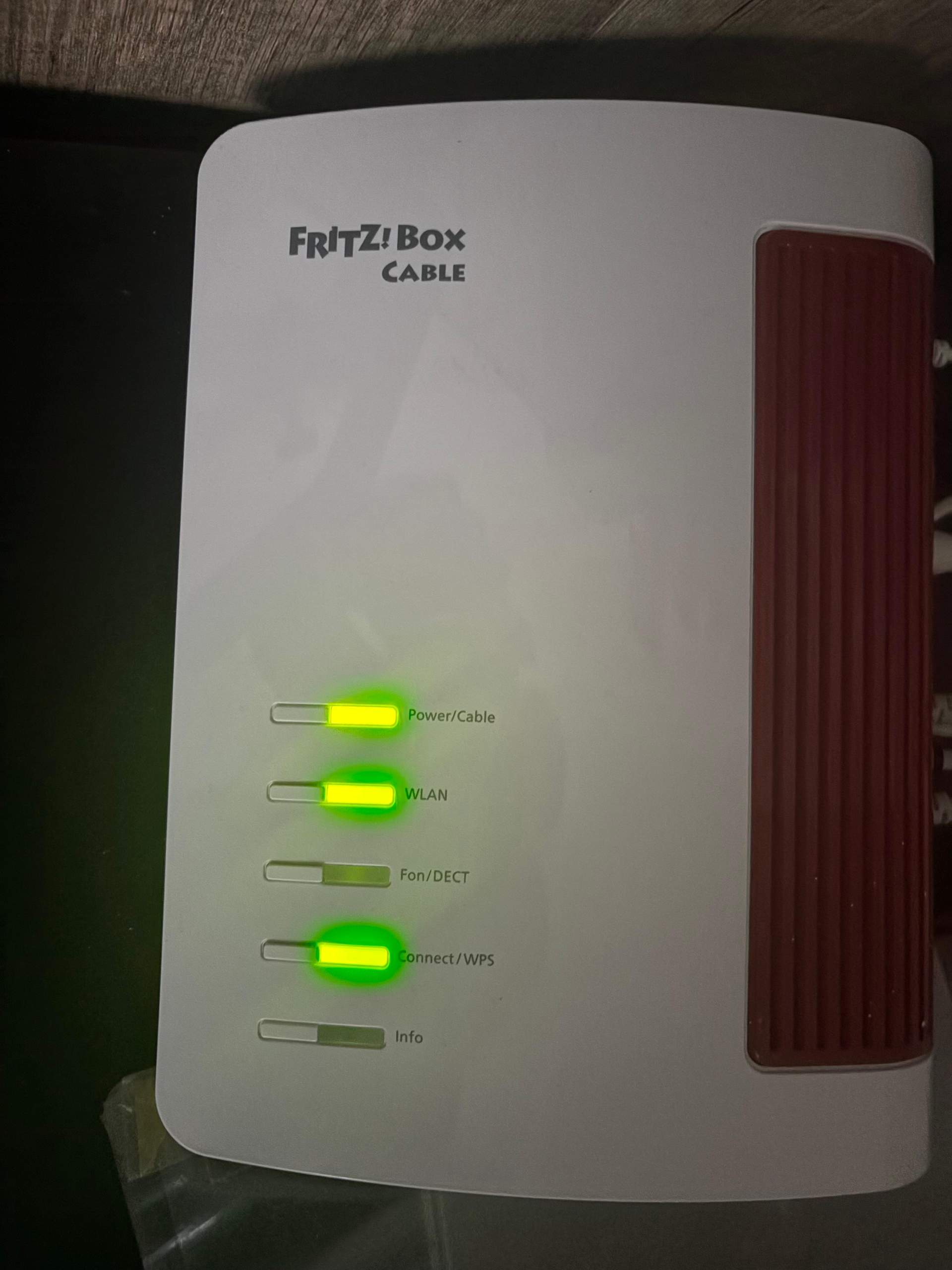 FRITZ!Box Cable verbindet sich nicht? (Technik, Internet)
