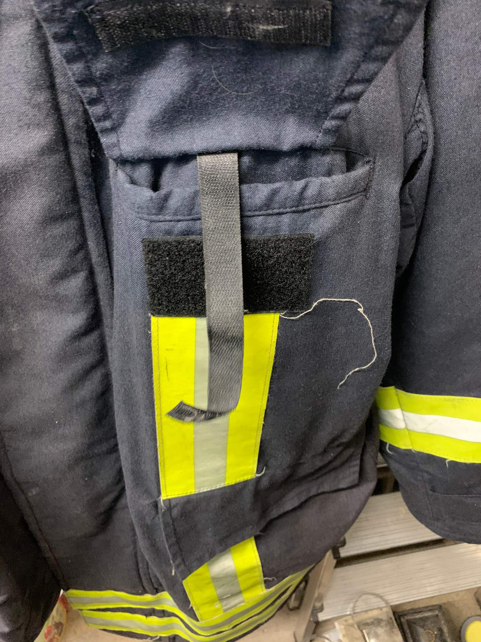 Für was ist die Lasche und die Klett-Verschlüsse? (Computer, Technik ...