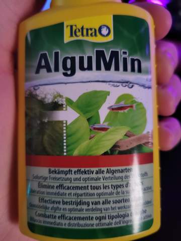 Ganze Flasche Tetra AlguMin für 200l Aquarium? (Süßwasseraquarium,  Aquariumwasser)
