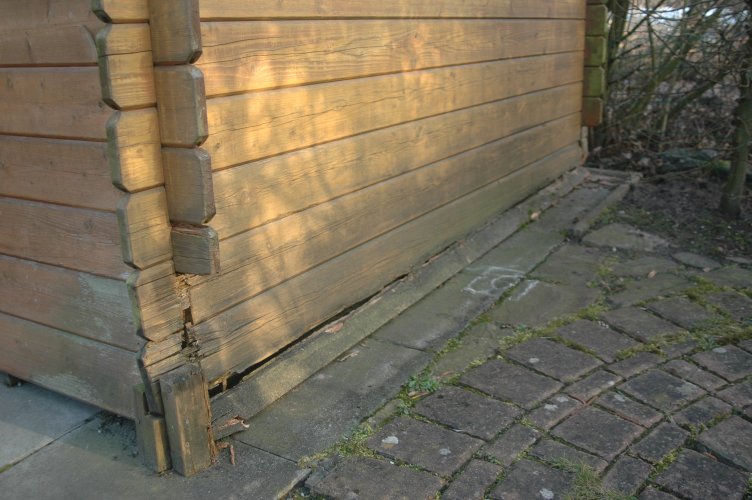 Gartenhaus verrottet von unten. Abreißen oder ausbessern? (Garten, Holz