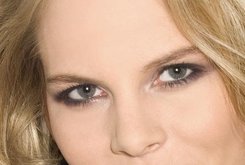 ... - (Make-Up, smookey eyes)