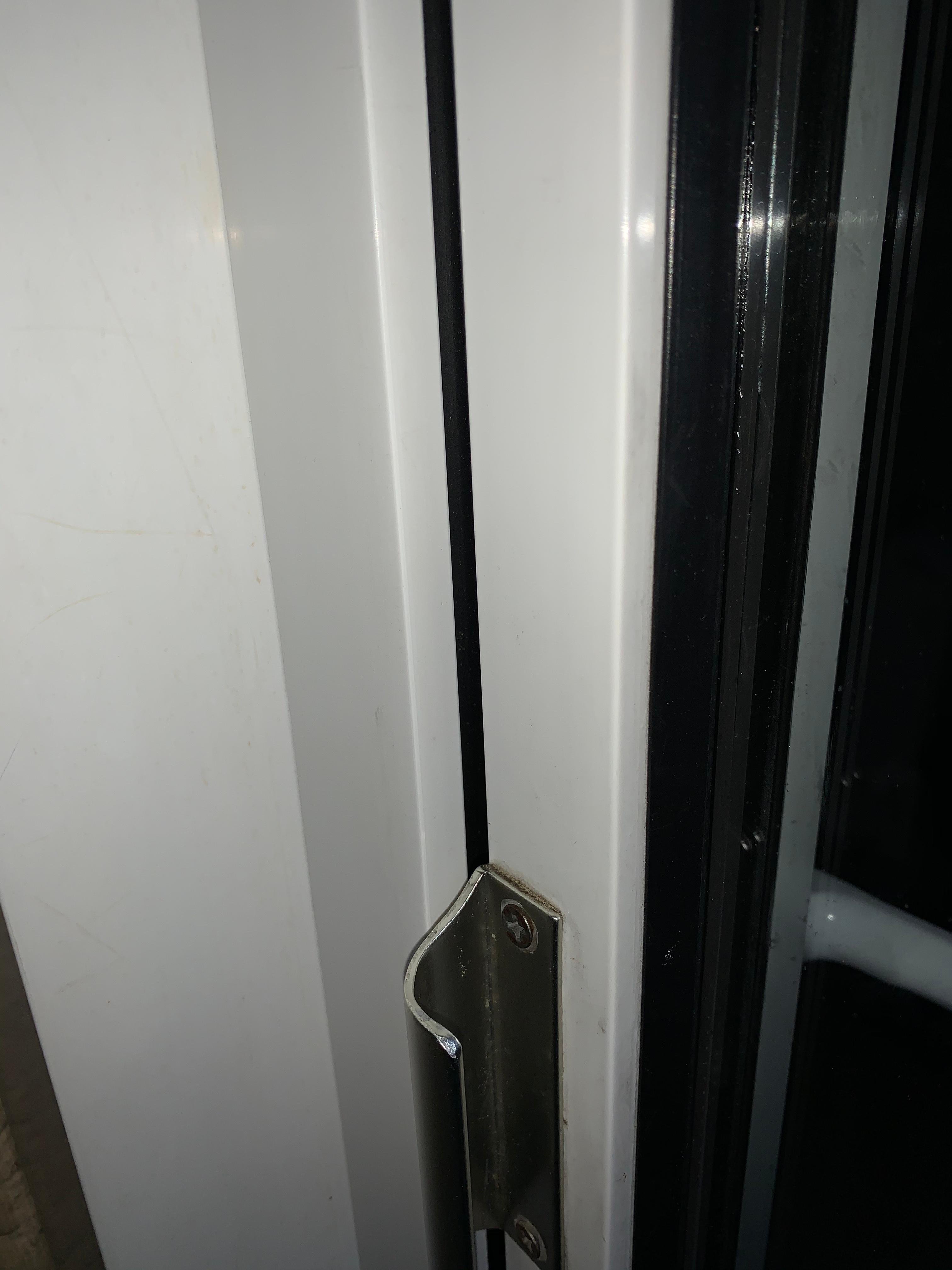 Geht Zigarettenrauch Durch Balkontur Lucke Klein Rauchen Zigaretten Geruch