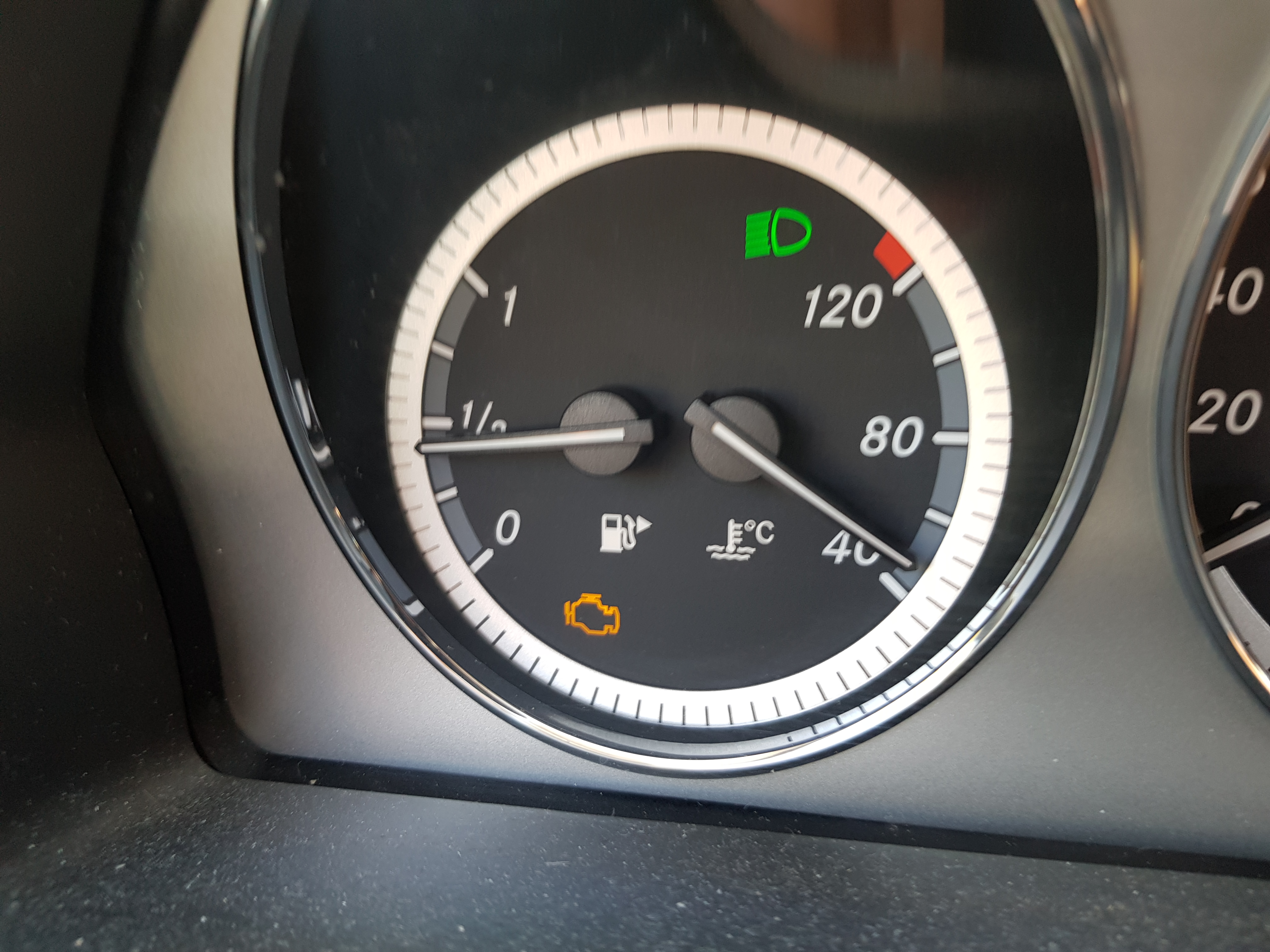 Gelbes Motorzeichen? (Auto und Motorrad, Motor, Zeichen)