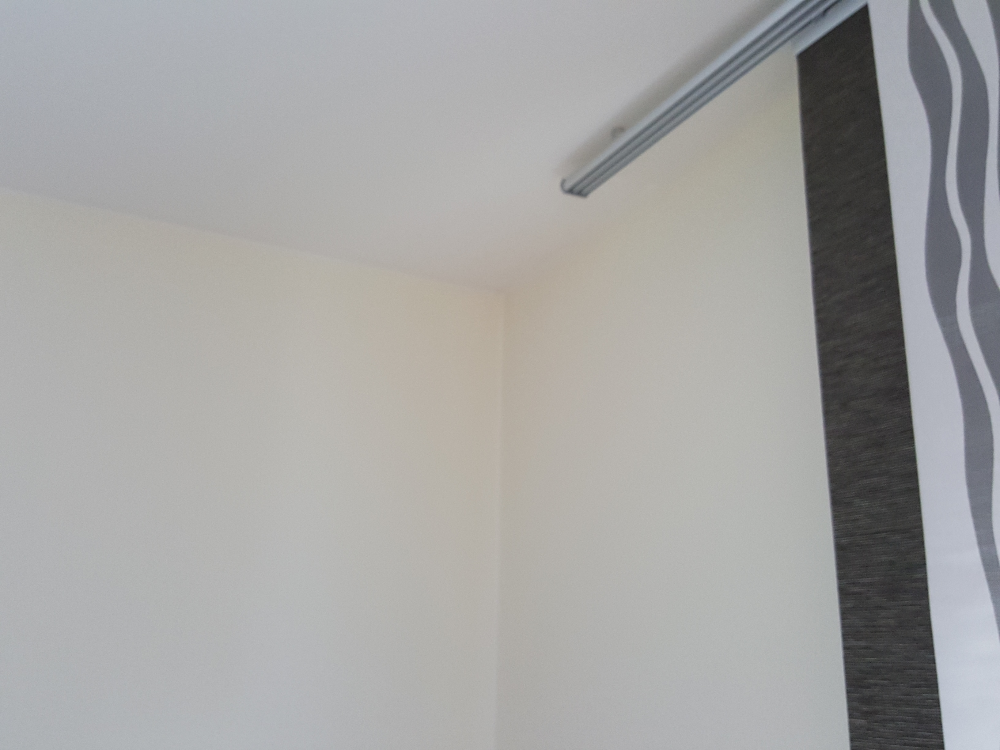 gelblich bräunliche Verfärbung nach Renovierung und Kamin? (Handwerk)