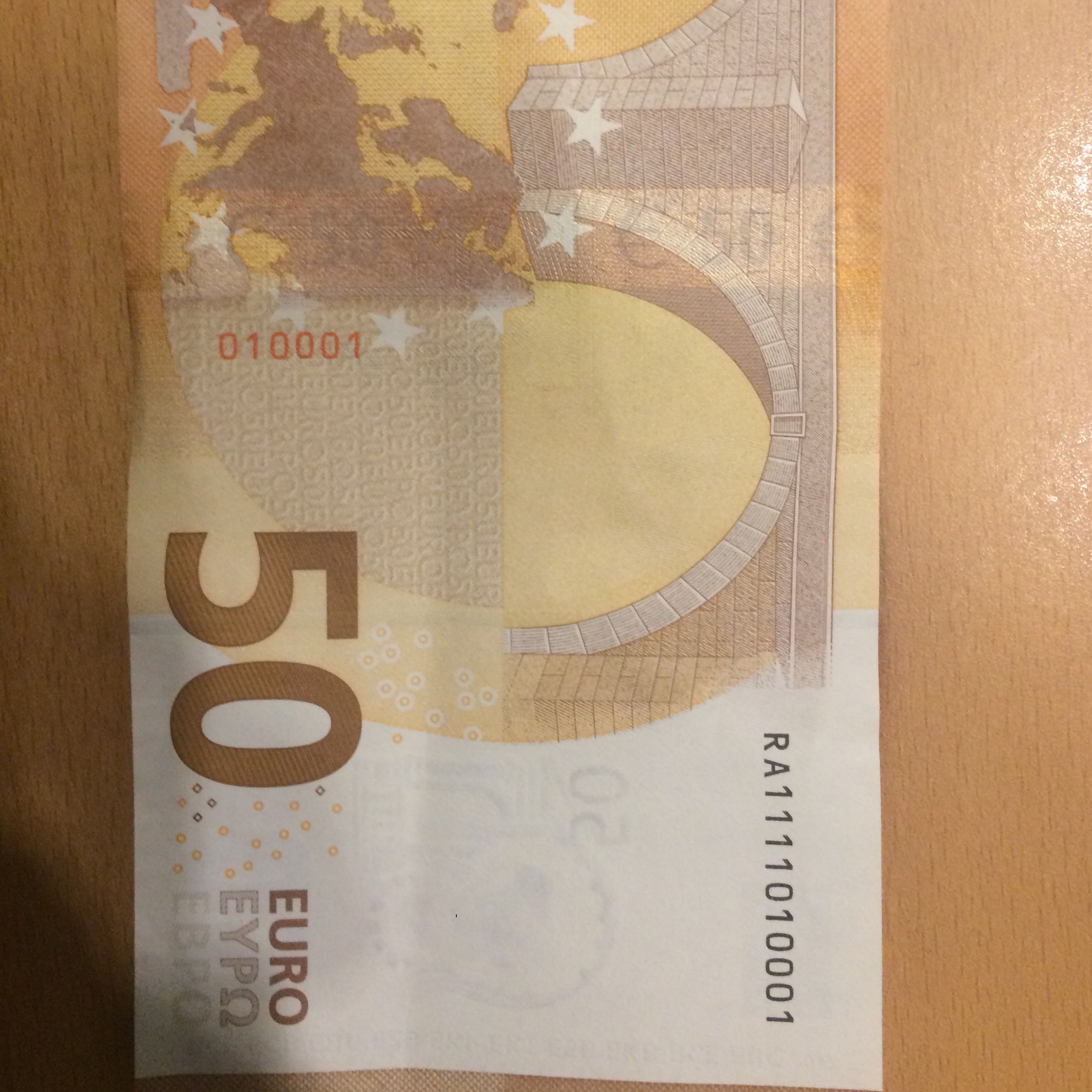 Geldschein mit Seriennummer RA1111010001 mehr wert? (Geld, Sammler)