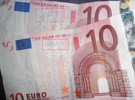 Unterschrift - (Euro, Unterschrift, Geldschein)