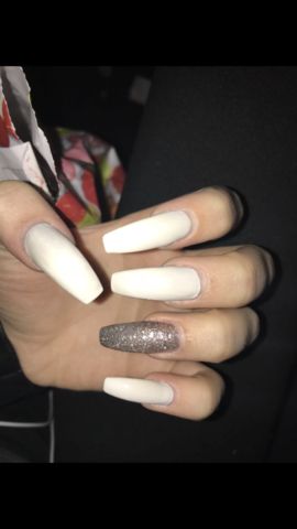 Gelnagel Verfarben Sich Bei Heller Farbe Beauty Nagel Nagelstudio