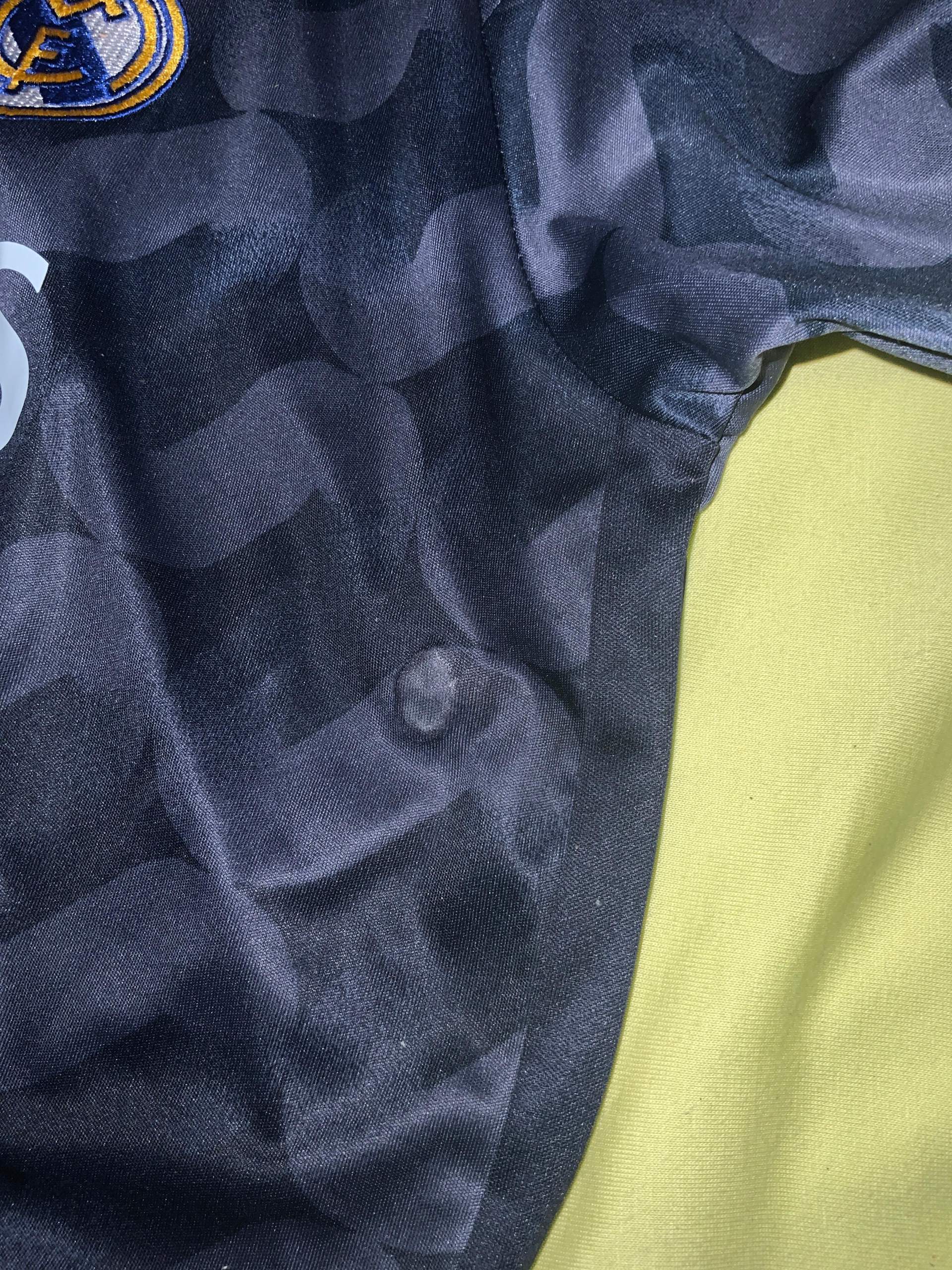 Sekundenkleber von Klamotten entfernen? (Kleidung, Chemie, Flecken)