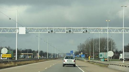 Gibt Es Blitzer In Autobahnen Ohne Blitz Verkehr