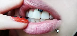 gibt es verschiedene grossen bei lippenbandchen piercings piercing