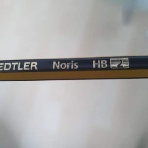 Gibt's nen Unterschied zwischen HB Bleistift und HB 2 Bleistift?